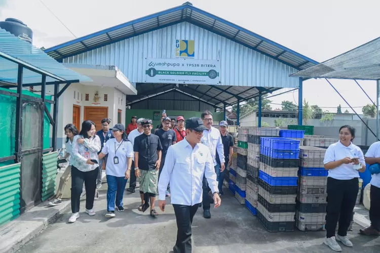 Menteri Lingkungan Hidup Apresiasi TPS3R Bitera yang Hasilkan Maggot dan TPS3R Pejeng yang Tuntaskan Pemilahan dalam Sehari