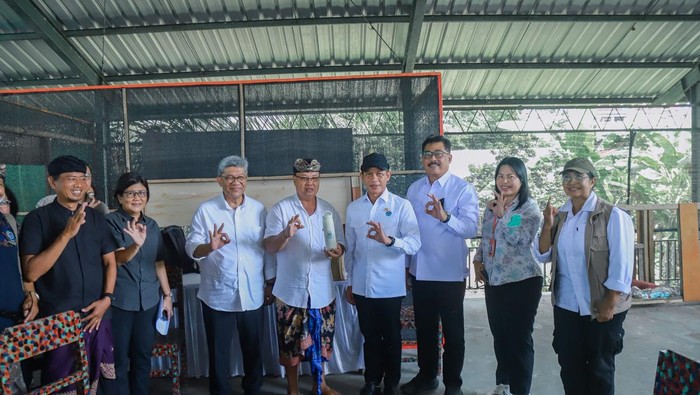 Menteri Hanif Apresiasi TPS3R di Gianyar, Janjikan Bantuan Armada Sampah